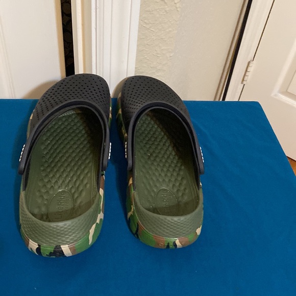 Crocs - Picture 4 of 14